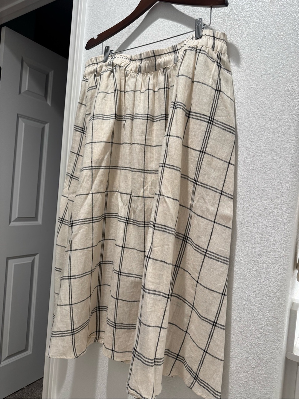 a new day Cream and Black Windowpane Midi Skirt